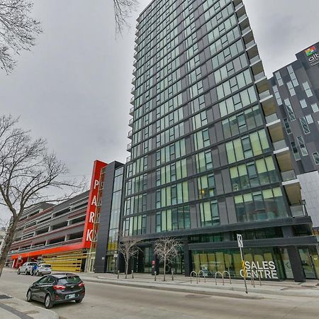 Luxury Skyline Condo In Downtown Free 24/7 Parking Вінніпег Екстер'єр фото