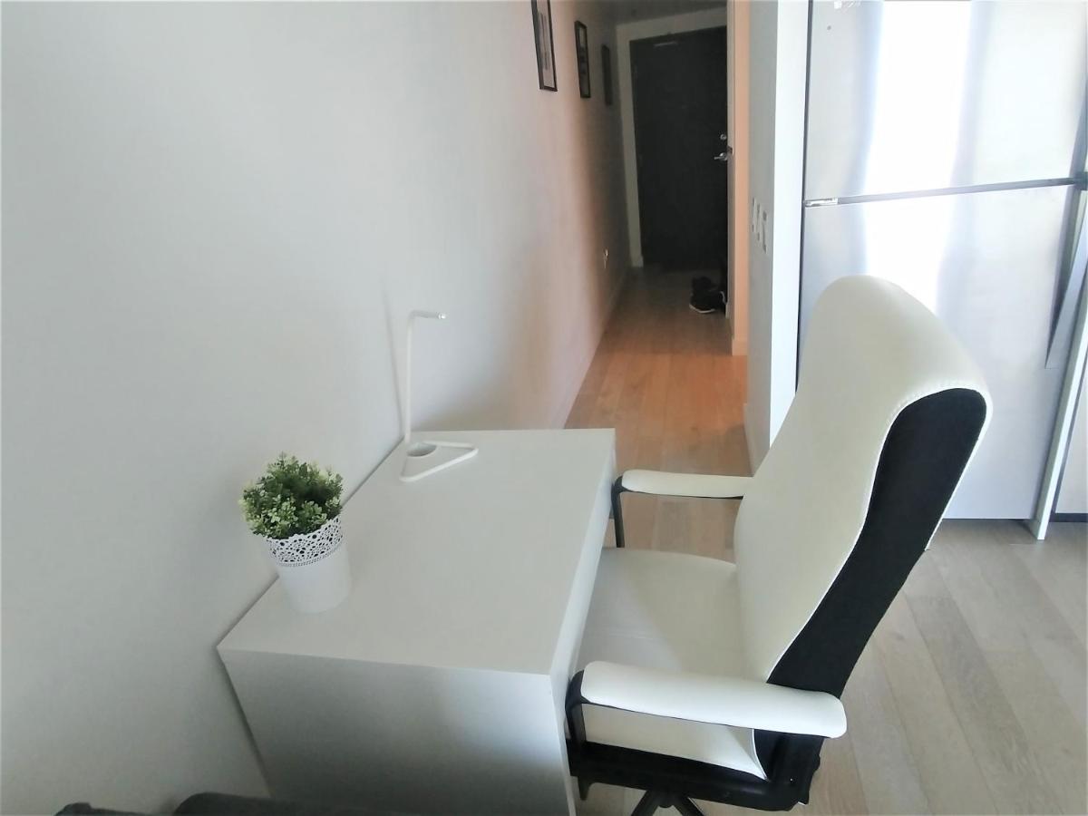 Luxury Skyline Condo In Downtown Free 24/7 Parking Вінніпег Екстер'єр фото