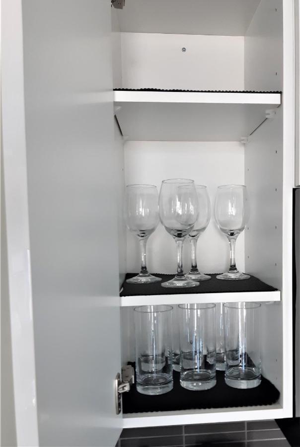 Luxury Skyline Condo In Downtown Free 24/7 Parking Вінніпег Екстер'єр фото