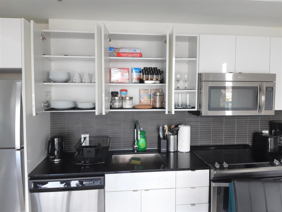 Luxury Skyline Condo In Downtown Free 24/7 Parking Вінніпег Екстер'єр фото